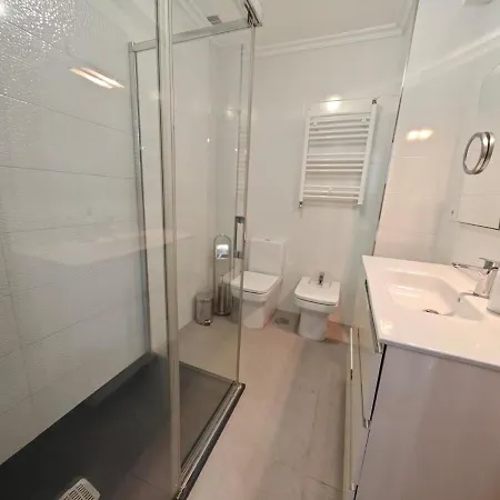 Garaje, A Solo Unos Minutos Del Centro De Vigo