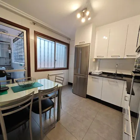 Apartamento Garaje, A Sólo Unos Minutos Del Centro De *