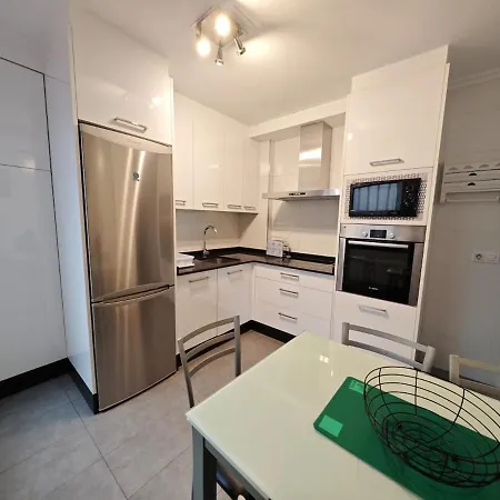 Apartamento Garaje, A Sólo Unos Minutos Del Centro De Vigo