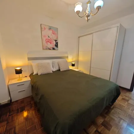 Garaje, A Sólo Unos Minutos Del Centro De Apartamento *