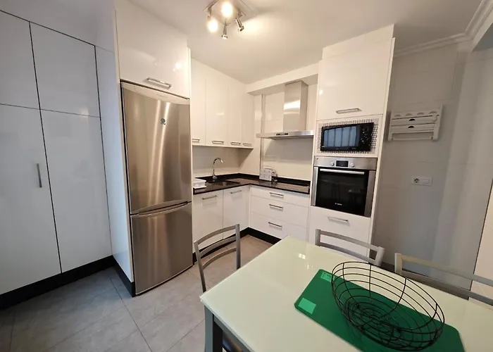 아파트 Garaje, A Solo Unos Minutos Del Centro De 비고